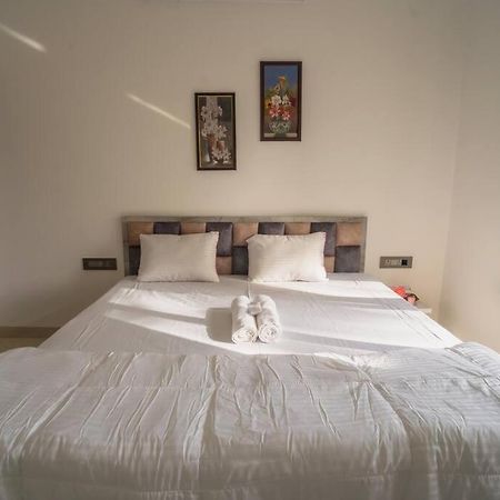 Almond Villa Find Your Paradise อลีบาก ภายนอก รูปภาพ